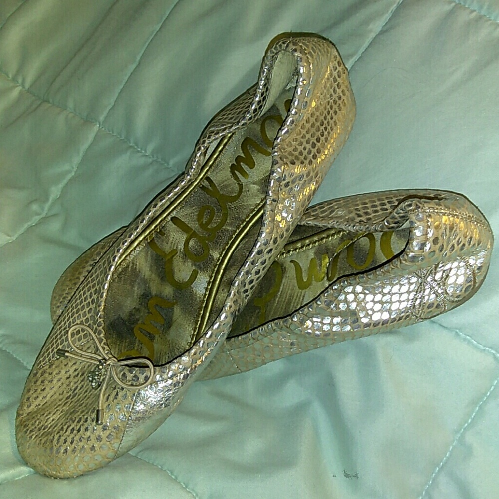 SAM EDELMAN GOLD TEXTURE FLATS